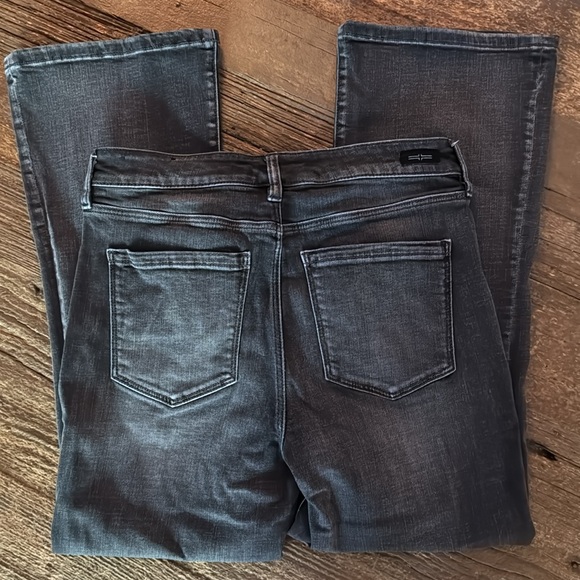 Liverpool the Crop Flare Jeans - Picture 2 of 11